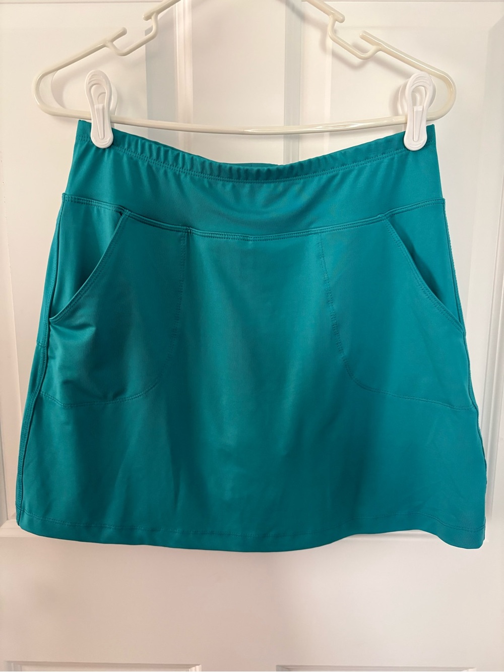 Emerald 18 Teal Active Golf, Tennis, Pickleball Skort. Woman’s size Medium